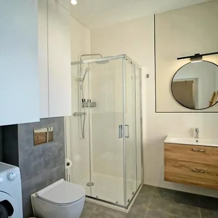 Everysky Kowary, 1-go Maja 62 * 코바리